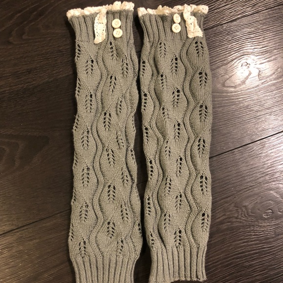Gray Knitted Boot-cuffs With Lace Trims - Picture 1 of 3